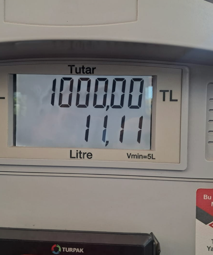 Akdoğan; "40 litre mazotumuzu kim çaldı?"
