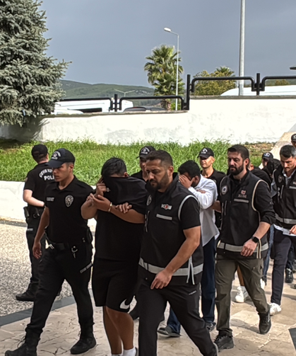 Muğla'da "Sokaklar Güvende" operasyonu: 20 şüpheli adliyede