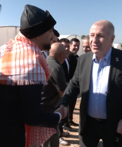 Ümit Özdağ'ın Serik'te ziyaret ettiği çiftçi: "Çiftçilik bitiyor"