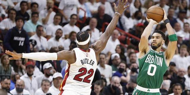 Son Dakika: Miami Heat, Boston Celtics'i devirdi ve seride öne geçti