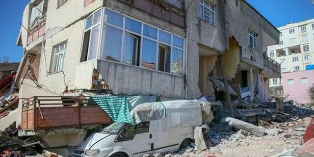 Depremlerde yıkılan binalarla ilgili 279 kişi tutuklandı