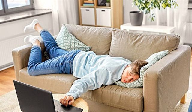 Tükenmişlik Sendromu Belirtileri Sizi de Mi Etkiliyor? 10 Soruda Kendinizi Test Edin
