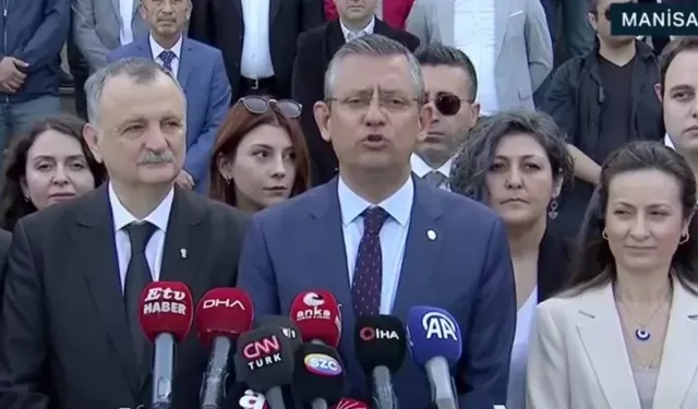 CHP Genel Başkanı Özgür Özel oyunu Manisa'da kullandı: Karar milletin ve karara saygılı olacağız