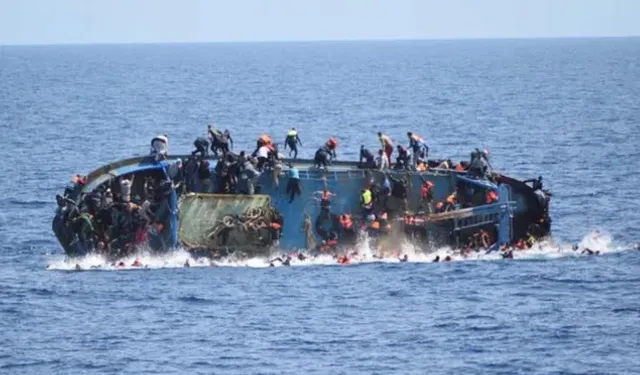 Ege'de mülteci botu battı: 1 ölü, 4 kişi kayıp