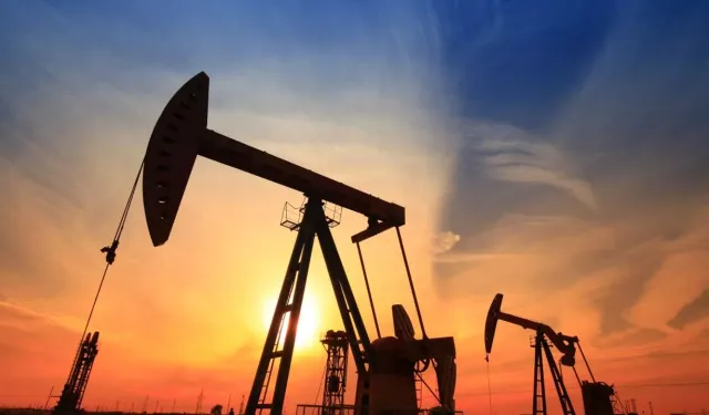 Brent Petrolü Cuma Günü Hızlı Yükseldi, Ancak Günü Düşüşle Kapattı