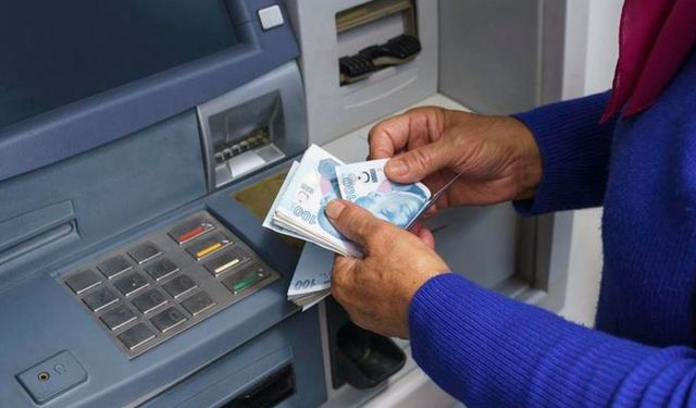 Milyonlarca Emekliyi İlgilendiriyor! Zamlı Maaşlar e-Devlet Sistemine Yüklendi