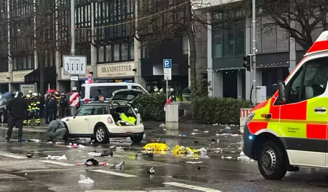 Almanya'da araç kalabalığın arasına daldı: Çok sayıda yaralı