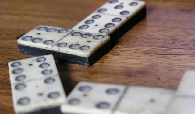 Domino Oyunu Toplam Kaçta Biter? Domino Nedir ve Nasıl Oynanır?