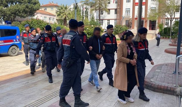 İncirliova'da Ortaya Çıkan Kaçak Çiftlikte 5 Bin Kanatlı İtlaf Edildi