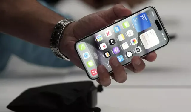 Trump’ın vergilerinin iPhone fiyatlarına etkisi merak edildi: Apple zam gelecek mi?