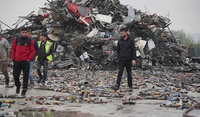 Bursa'da geri dönüşüm tesisinde patlama: 2 işçi yaralandı