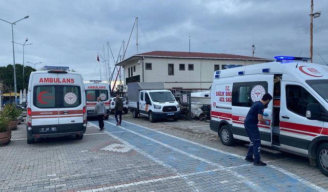Çanakkale'de göçmenleri taşıyan bot battı: 5 can kaybı