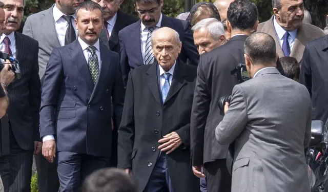Gençlik fotoğrafı ve hayatına dair bilgiler: Devlet Bahçeli hiç evlendi mi?