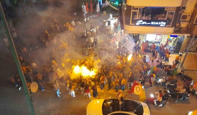 Galatasaray’ın şampiyonluğu Kuşadası’nda kutlandı