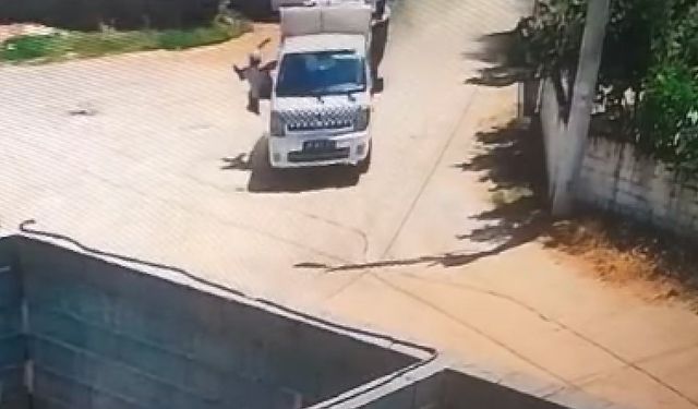 Çine'de çöp aracından düşen işçi ağır yaralandı