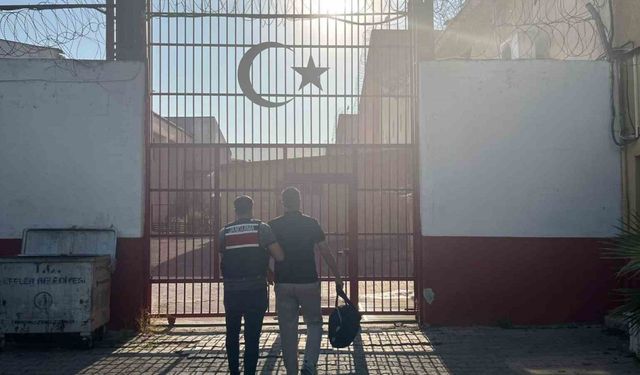 Terör suçundan aranan şahıs Efeler’de yakalandı
