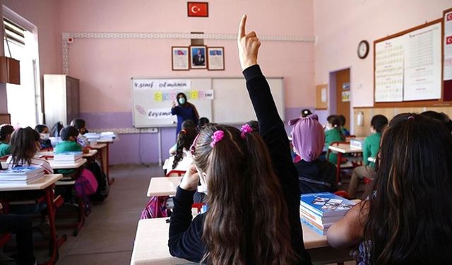 Devamsızlıklar sınıfta bırakıyor!: Özürsüz devamsızlık 10 gün olursa ne olur?