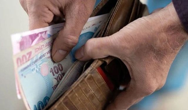 Memur ve emekli aylıklarında toplam kayıp 218,3 milyar TL