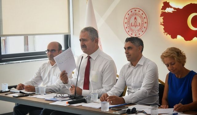 Kuşadası’nda sene başı müdürler kurulu toplantısı yapıldı