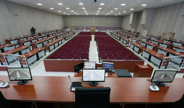 İzmir Büyükşehir Belediyesi'ne yönelik 2 iddianame daha kabul edildi