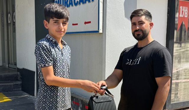 Kendisi küçük, yüreği büyük