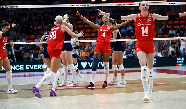 A Milli Kadın Voleybol Takımı final için sahada
