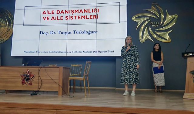 Nazilli'de Rehber Öğretmenler Toplantısı: Aile Kurumunun Eğitime Etkisi Vurgulandı