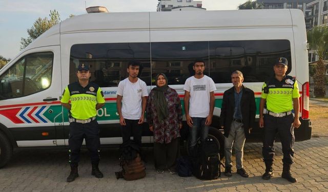 Otoyol Jandarması Dur Dedi: 4 Düzensiz Göçmen ve 1 Kaçakçı Yakalandı