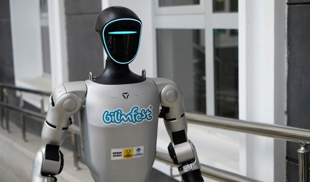 Türkiye’de bir ilk: İnsansı robot nüfusa kaydettirildi