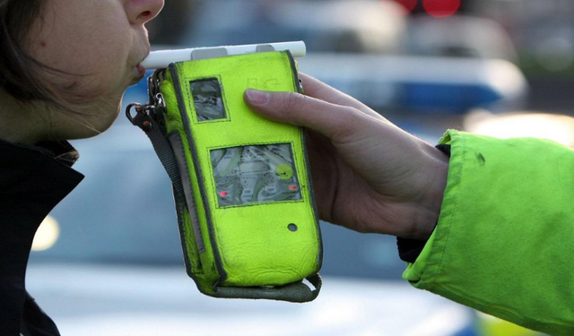 Denizli'de sahte alkol testi şebekesi 100 sürücünün ehliyetini geri aldırdı