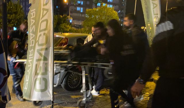 Efeler' de Kahvehane Önünde Kanlı Kavga: Bıçaklı Saldırıda 1 Kişi Yaralandı