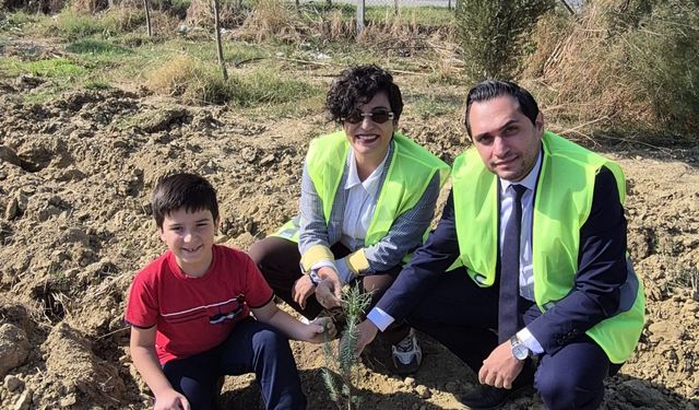 Çocuklar ÇEVAK öncülüğünde fidanları toprakla buluşturdu