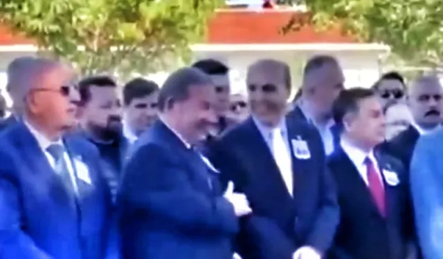 Şehit cenazesinde tepki çeken gülüşmeler