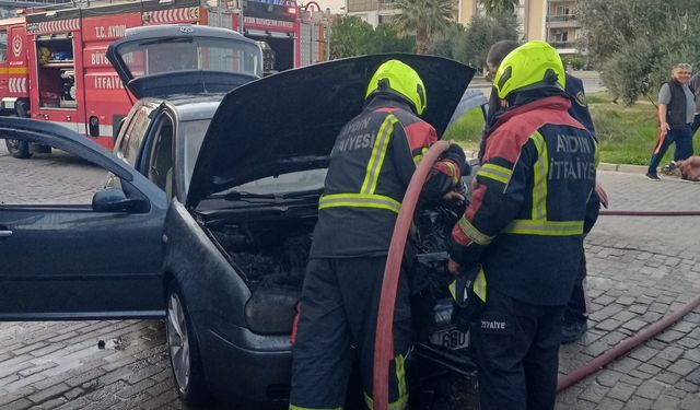 Efeler Caddesi'nde Seyir Halindeki Otomobil Alev Topuna Döndü: Sürücü Canını Zor Kurtardı!