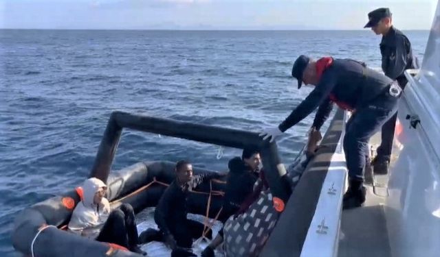 Didim Açıklarında Geri İtilen 4 Düzensiz Göçmen Kurtarıldı