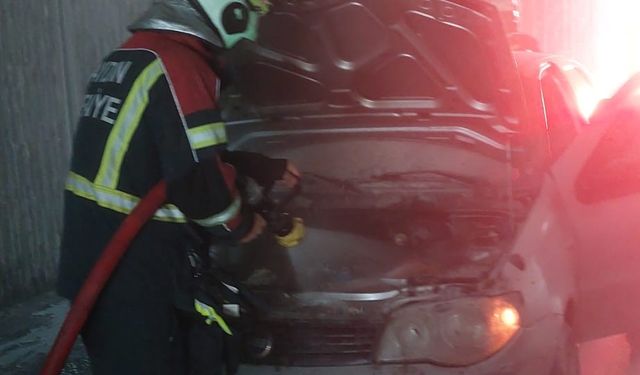 Aydın'da alt geçitte araç yangını