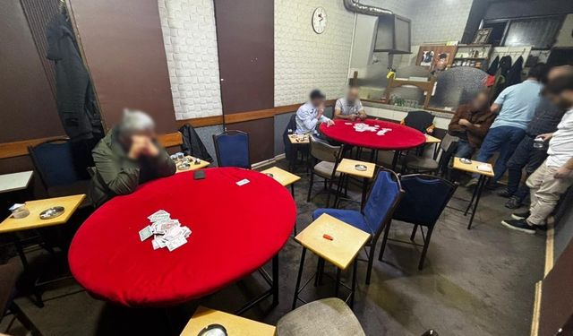 Aydın’da kumar oynatılan kahvehaneye gece baskını