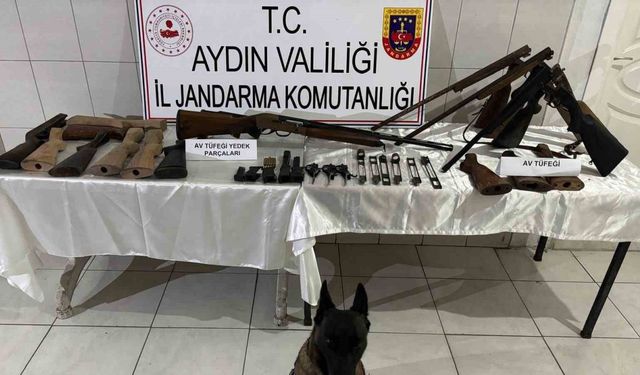 Bozdoğan'da yaptığı silahlara müşteri ararken yakalandı