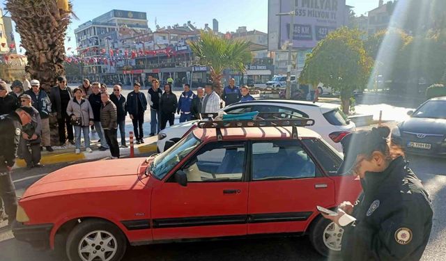 Efeler'de trafik kazası yapınca şoka girdi