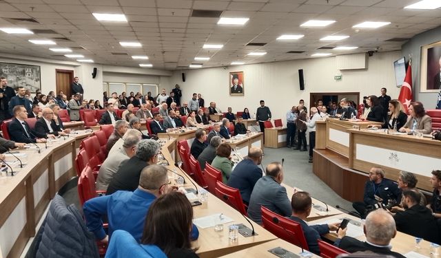 ASKİ toplantısında suya indirim yarışı