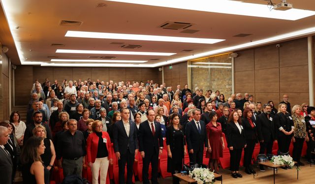 Efeler'de "İlham Veren Cumhuriyet Neferleri" Söyleşisine Yoğun İlgi