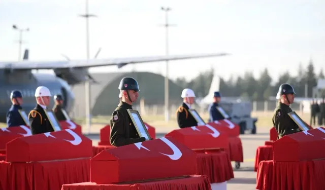 Türkiye şehitlerine ağlıyor! Kahramanlara son görev