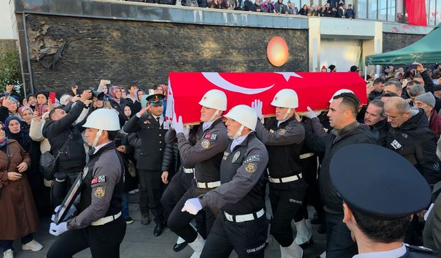 DEAŞ operasyonunda şehit olan polis memuru memleketinde toprağa verildi