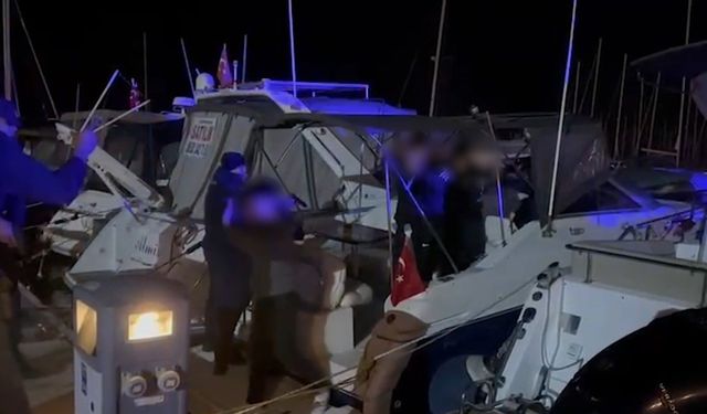 Kuşadası'nda yurtdışına kaçarken yakalandılar