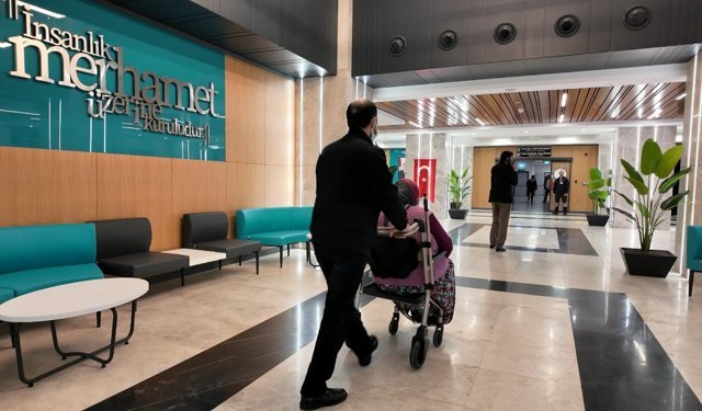 Aydın Şehir Hastanesi hastalara hizmet vermeye başladı
