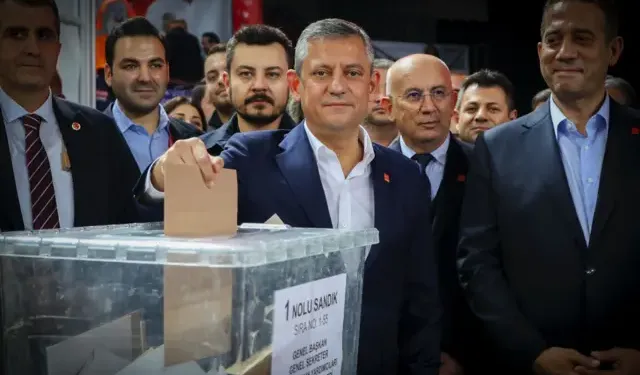 CHP Kurultayında Özgür Özel'in listesi firesiz geçti