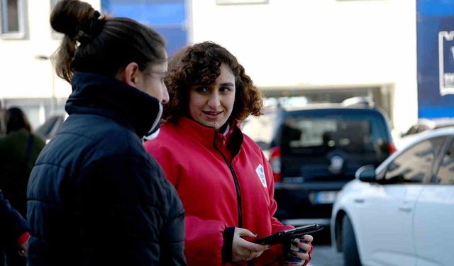 Kuşadası Belediyesi'nin beslenme çantası desteğine tam not