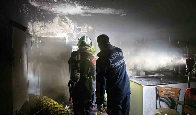 Nazilli'de yanan ev kullanılamaz hale geldi