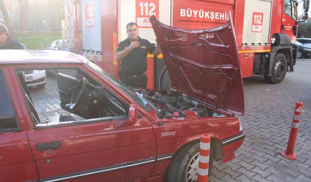 Otomobilden dumanlar yükseldi, ekipler harekete geçti