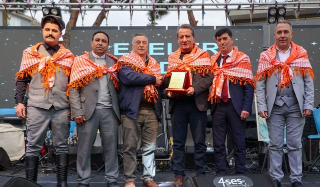 Başkan Yetişkin Eğrikavak Kestane ve İncir Festivali’ne can verdi, açılışta alkışlarla karşılandı